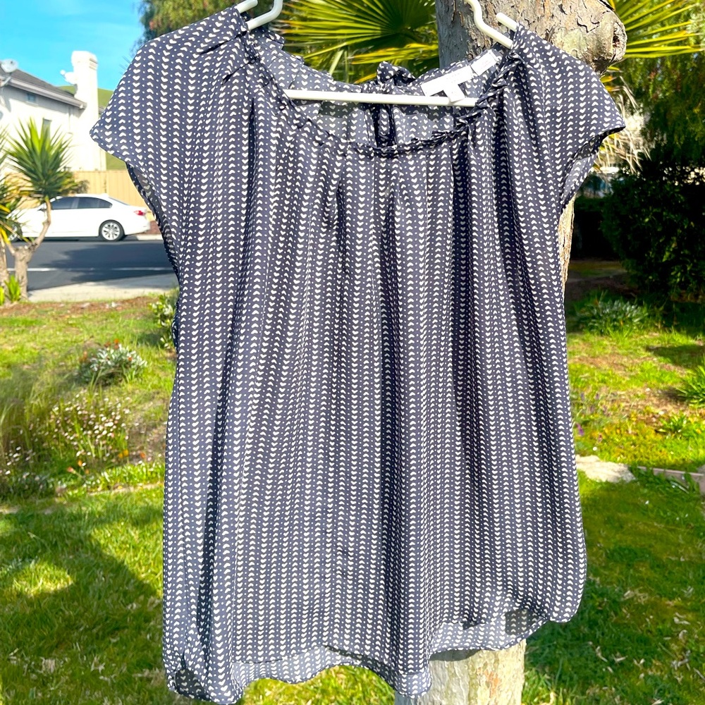 🍂Blue & White Patterned Women's Top